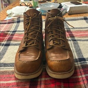 Red Wing Shoes Men's Tan Leather Boots lightly worn